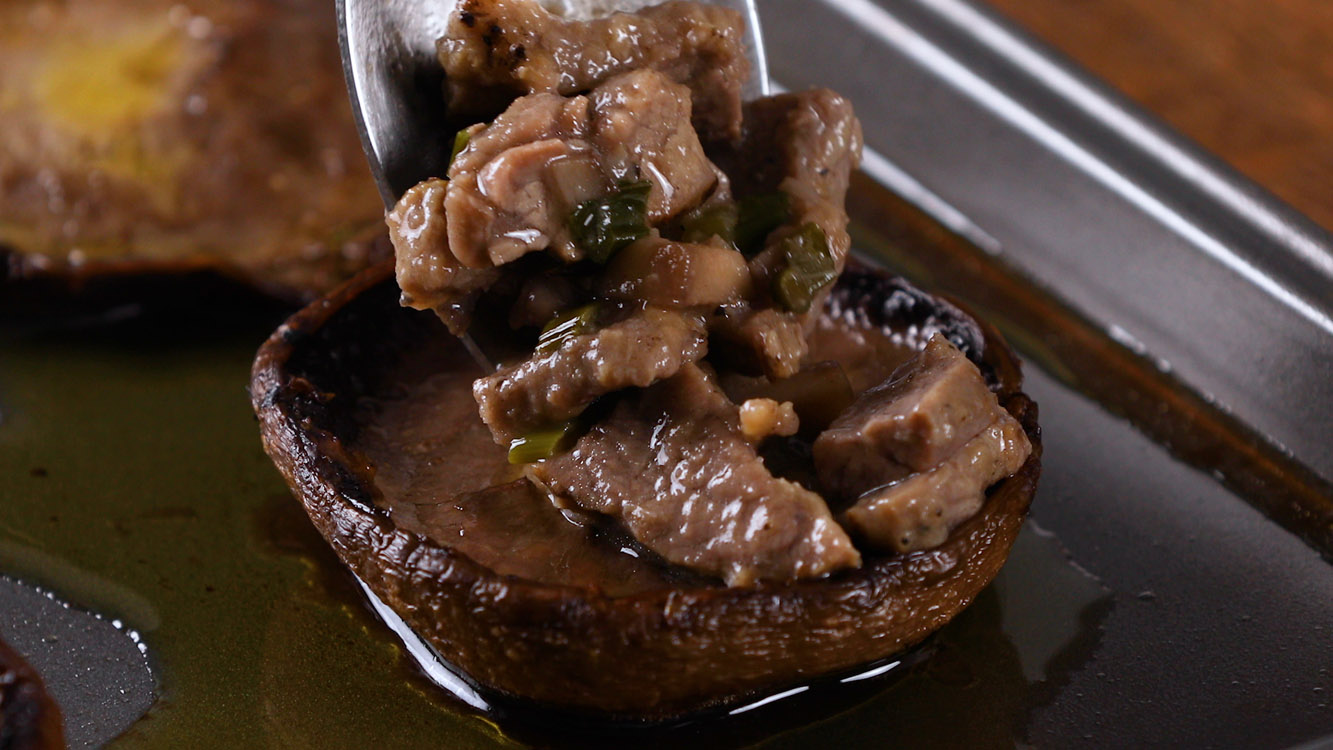 27 BEEF AND GORGONZOLA STUFFED PORTOBELLO MUSHROOMS_29