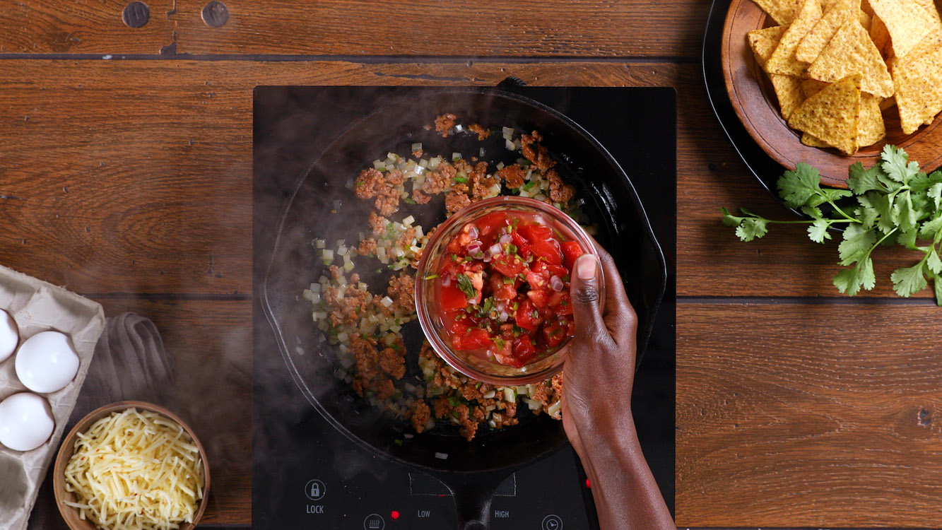 28 CHICKEN AND CHORIZO CHILAQUILES_10