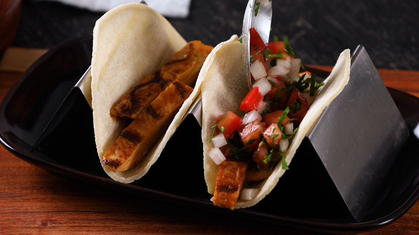29 CHIPOTLE CHICKEN TACOS WITH SALSA_18