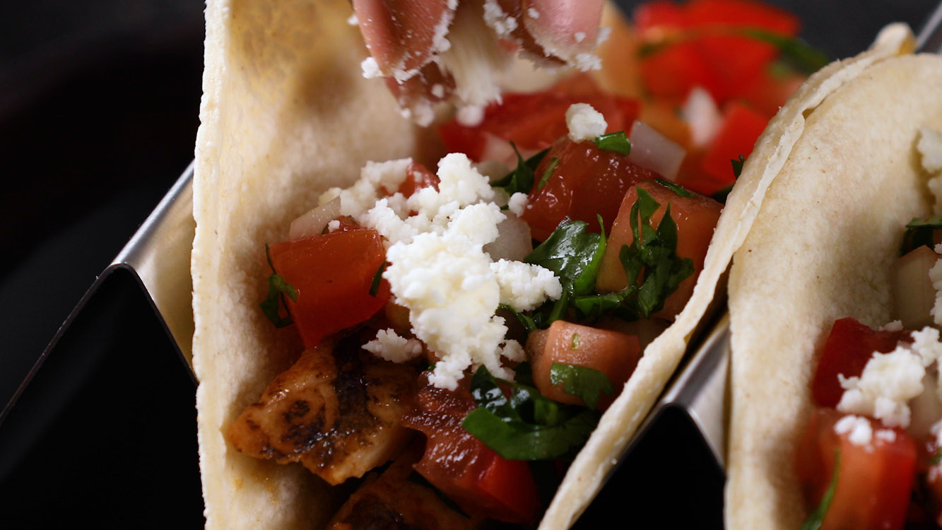 29 CHIPOTLE CHICKEN TACOS WITH SALSA_19