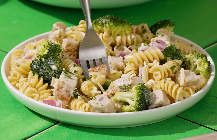 Chicken-Broccoli-and-Ranch-Salad-13-759x490